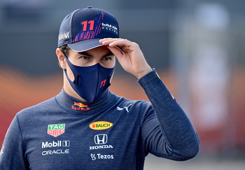 Checo Pérez, de último en la parrilla a piloto del día