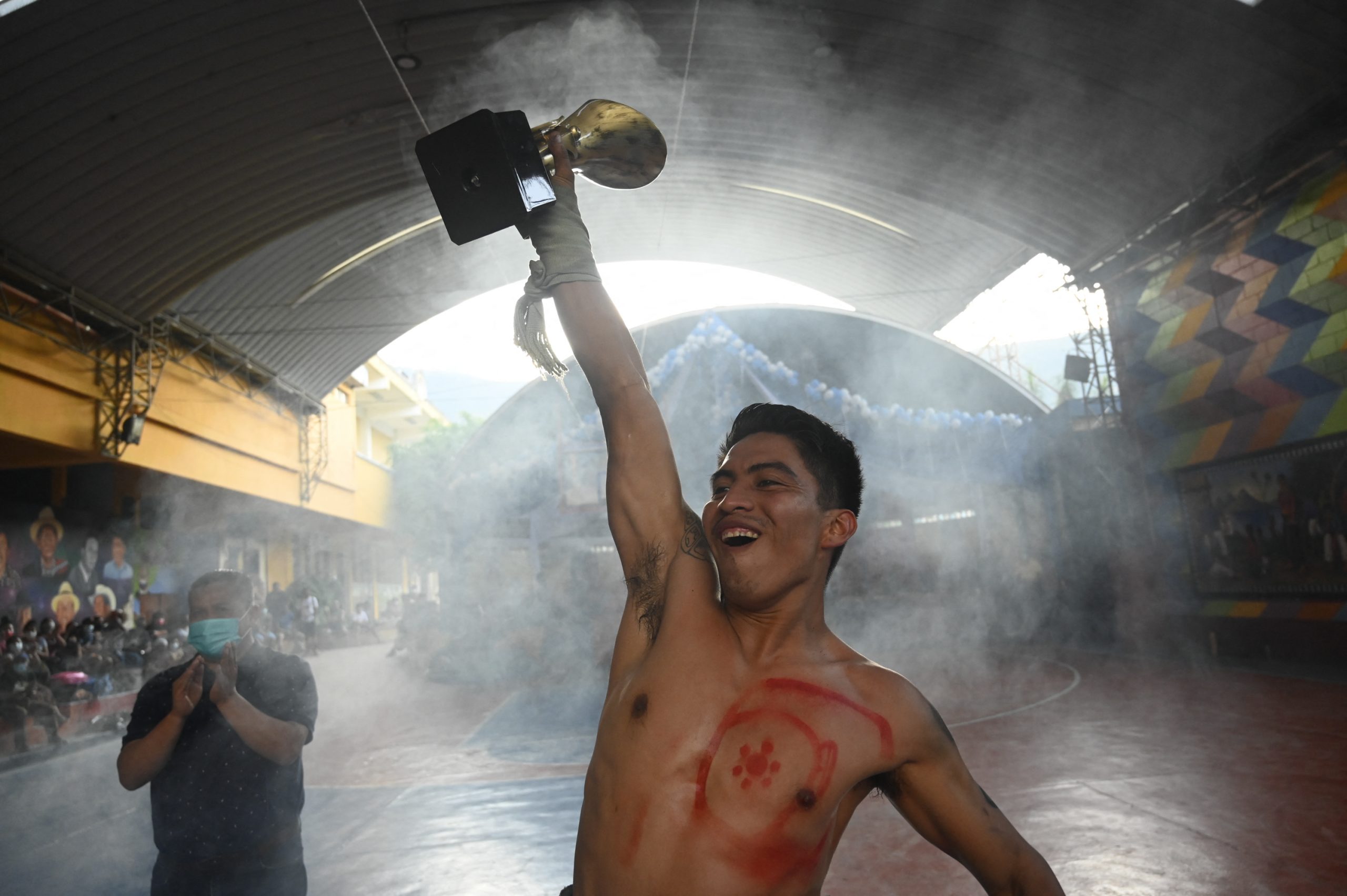 Indígenas guatemaltecos pelean boleto para torneo de pelota maya en México