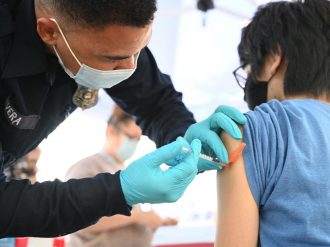 Moderna anuncia que su vacuna contra el covid-19 tiene una eficacia «fuerte» en niños de 6 a 11 años