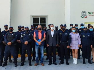 Se reúne Rogelio González con policías municipales 