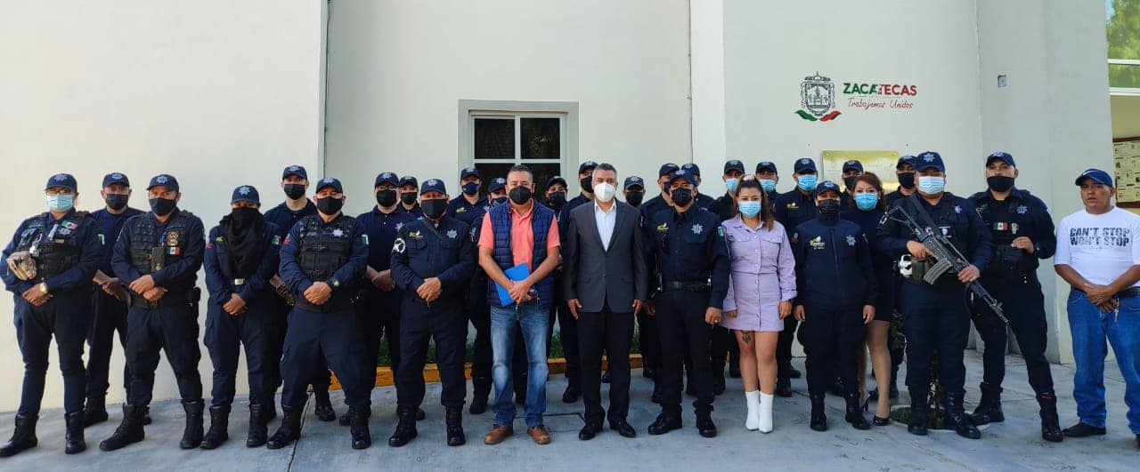 Se reúne Rogelio González con policías municipales 