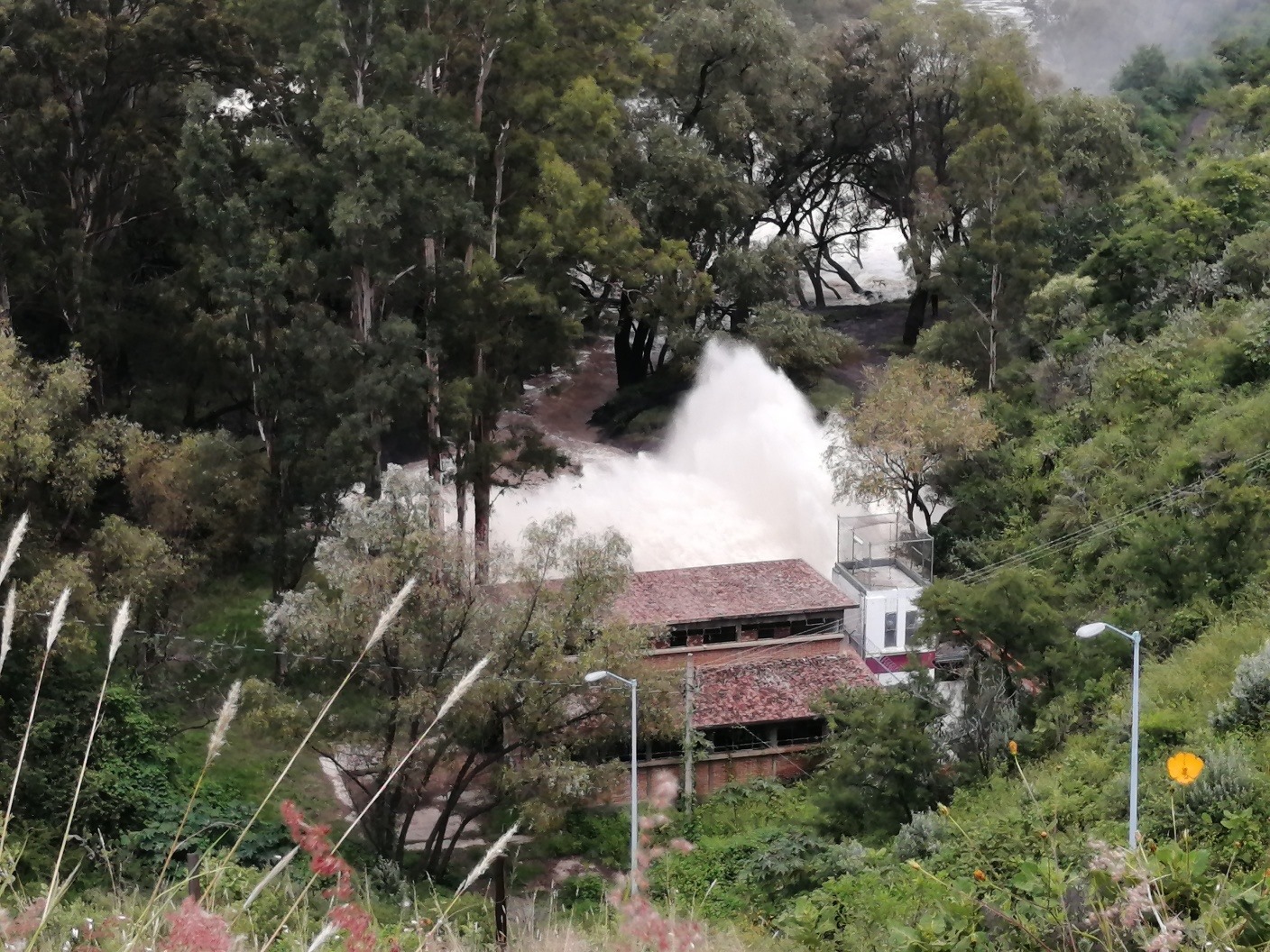 Sufren habitante de Santa Gertrudis y ladrilleros por crecida del río