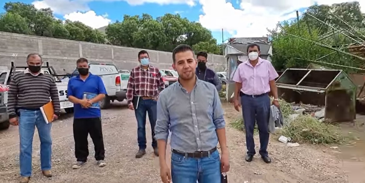 Verifican condiciones de vehículos oficiales de Pinos