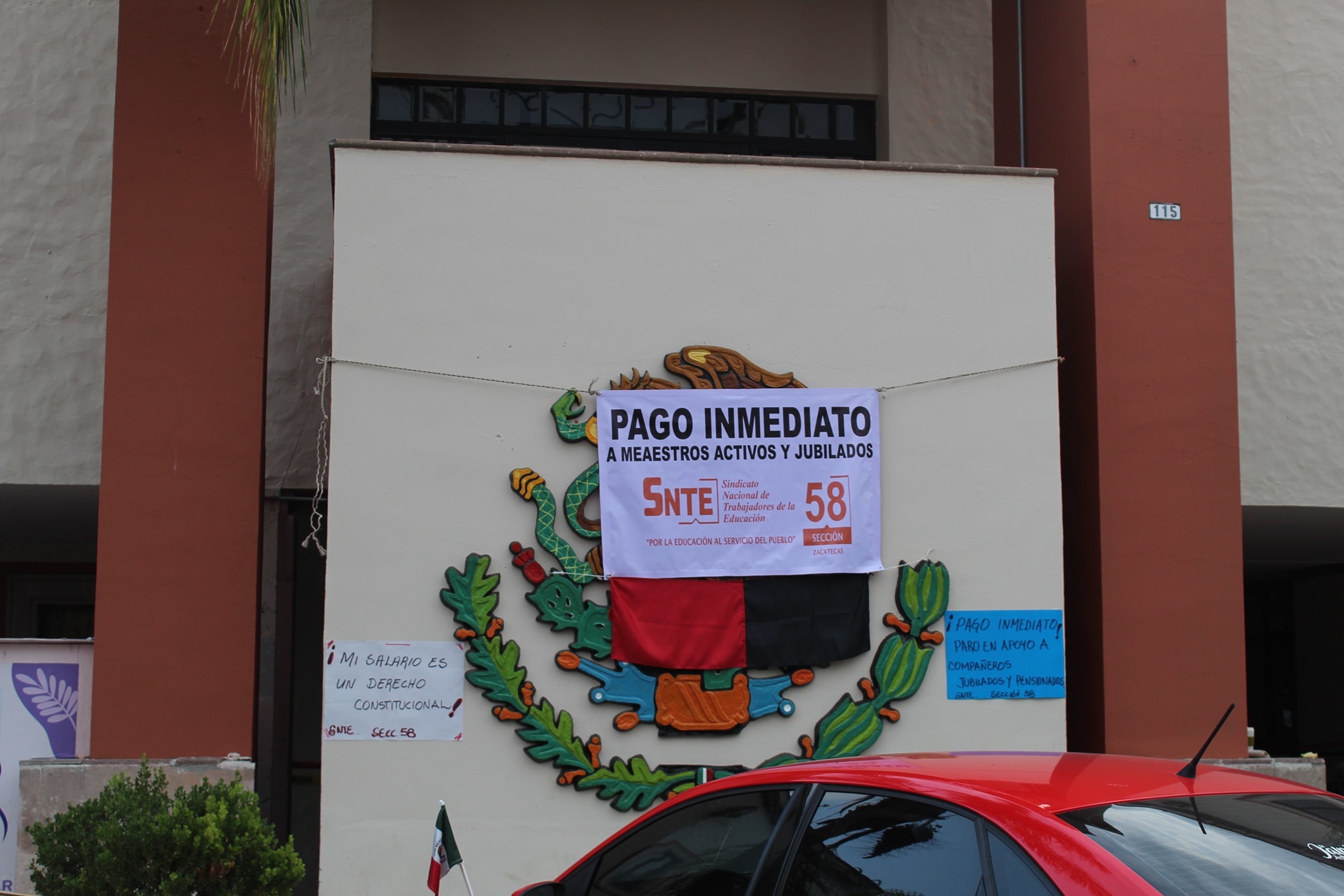 Siguen tomadas las alcaldías