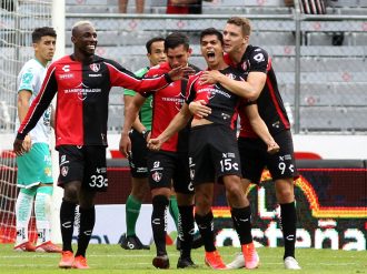 Busca Atlas alejarse lo más posible del fondo