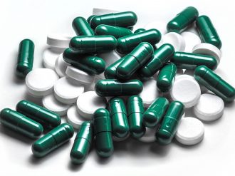 Pfizer inicia prueba de una píldora anticovid