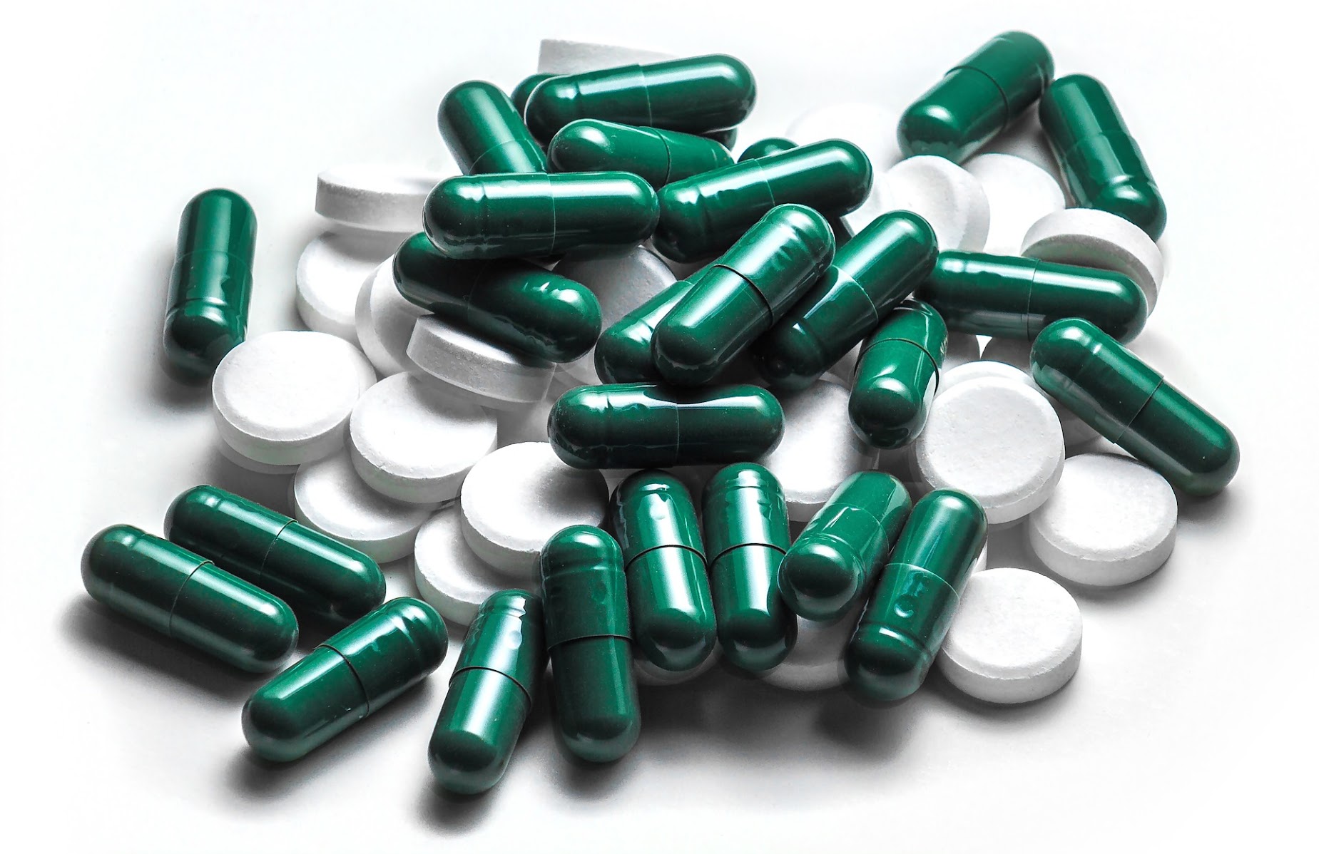 Pfizer inicia prueba de una píldora anticovid