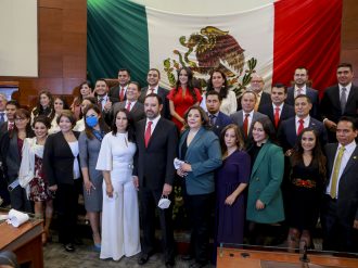 Rinde protesta la 64 Legislatura