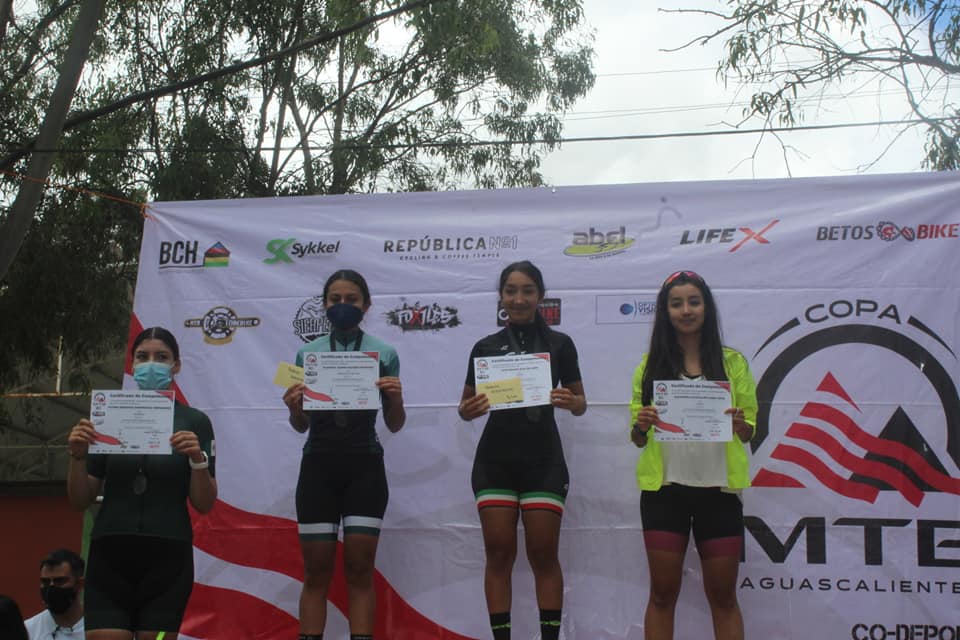 Destacan zacatecanos en Aguascalientes