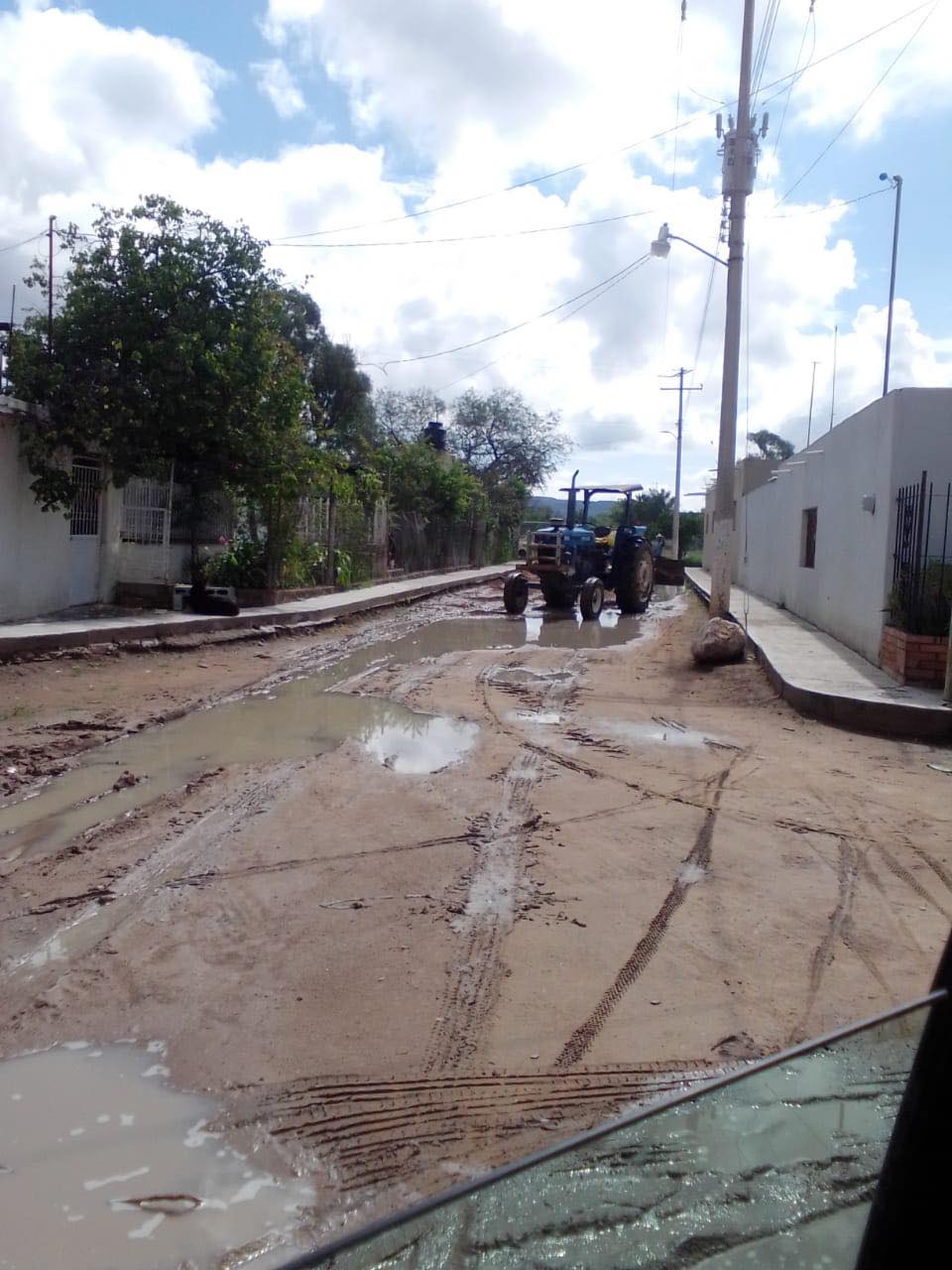 Reprochan encharcamientos por obra sin terminar