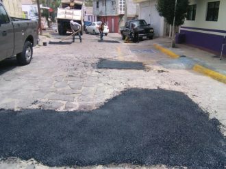 Reparan desperfectos en vialidades capitalinas causadas por las fuertes lluvias