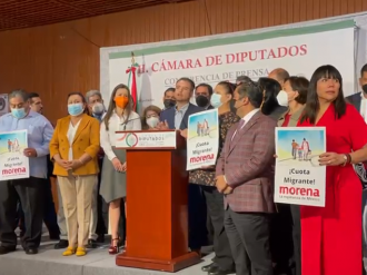 Miguel Varela se une a los migrantes en exigencia del regreso del 3×1