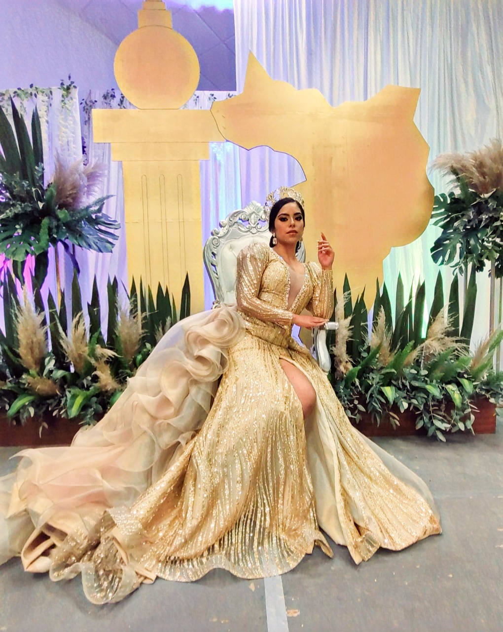 Coronan a Ilary en Villa de Cos