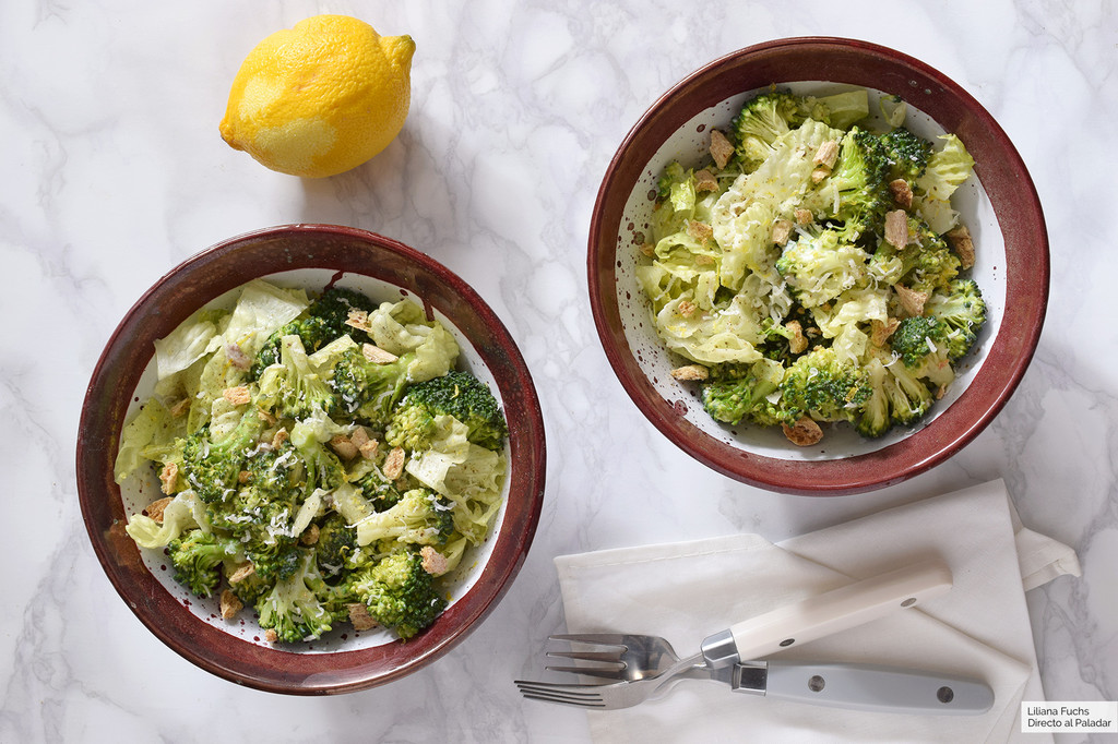 Ensalada de brócoli a la césar