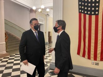 Ebrard entrega carta de AMLO para Biden sobre migración