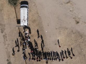 Tensión en campamento de migrantes haitianos tras sorpresivo operativo policial