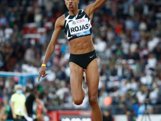 La reina Yulimar Rojas desfila por Caracas con su oro olímpico