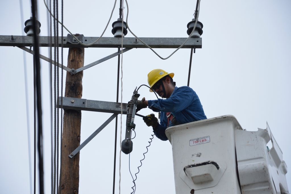 Enviará AMLO iniciativa al Congreso para fortalecer a la CFE