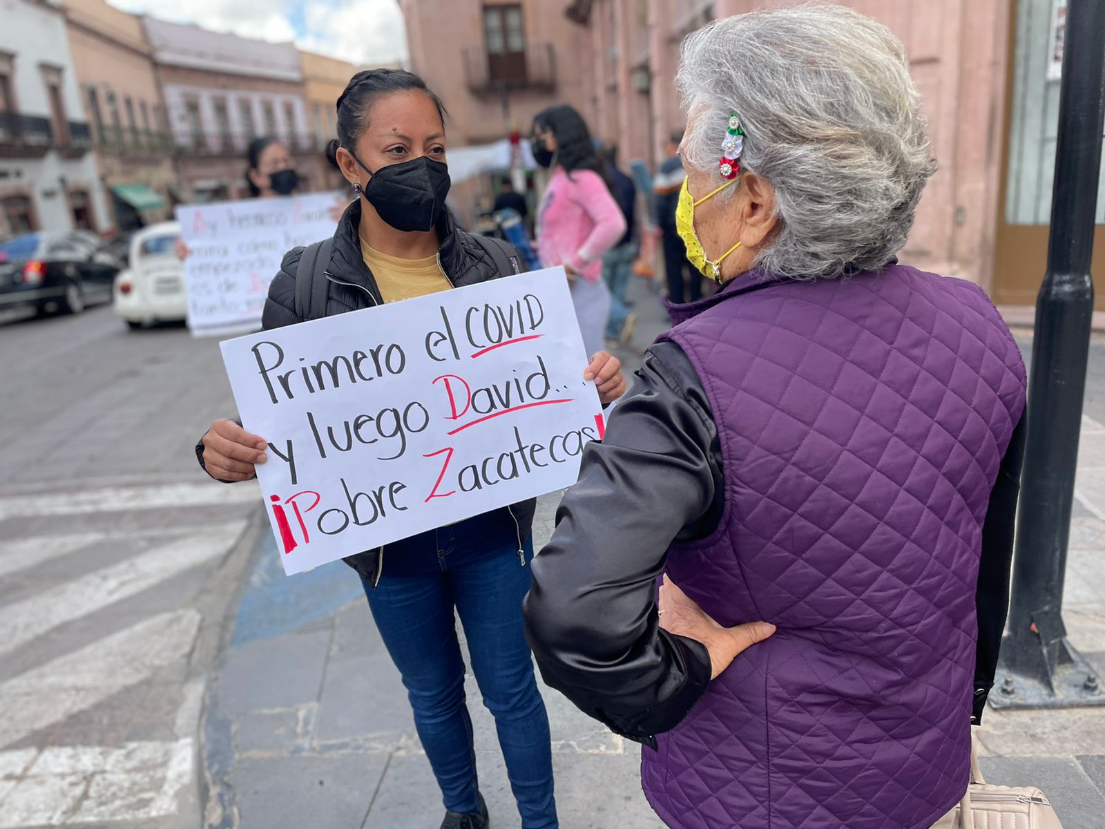Seguirán tomados los edificios gubernamentales