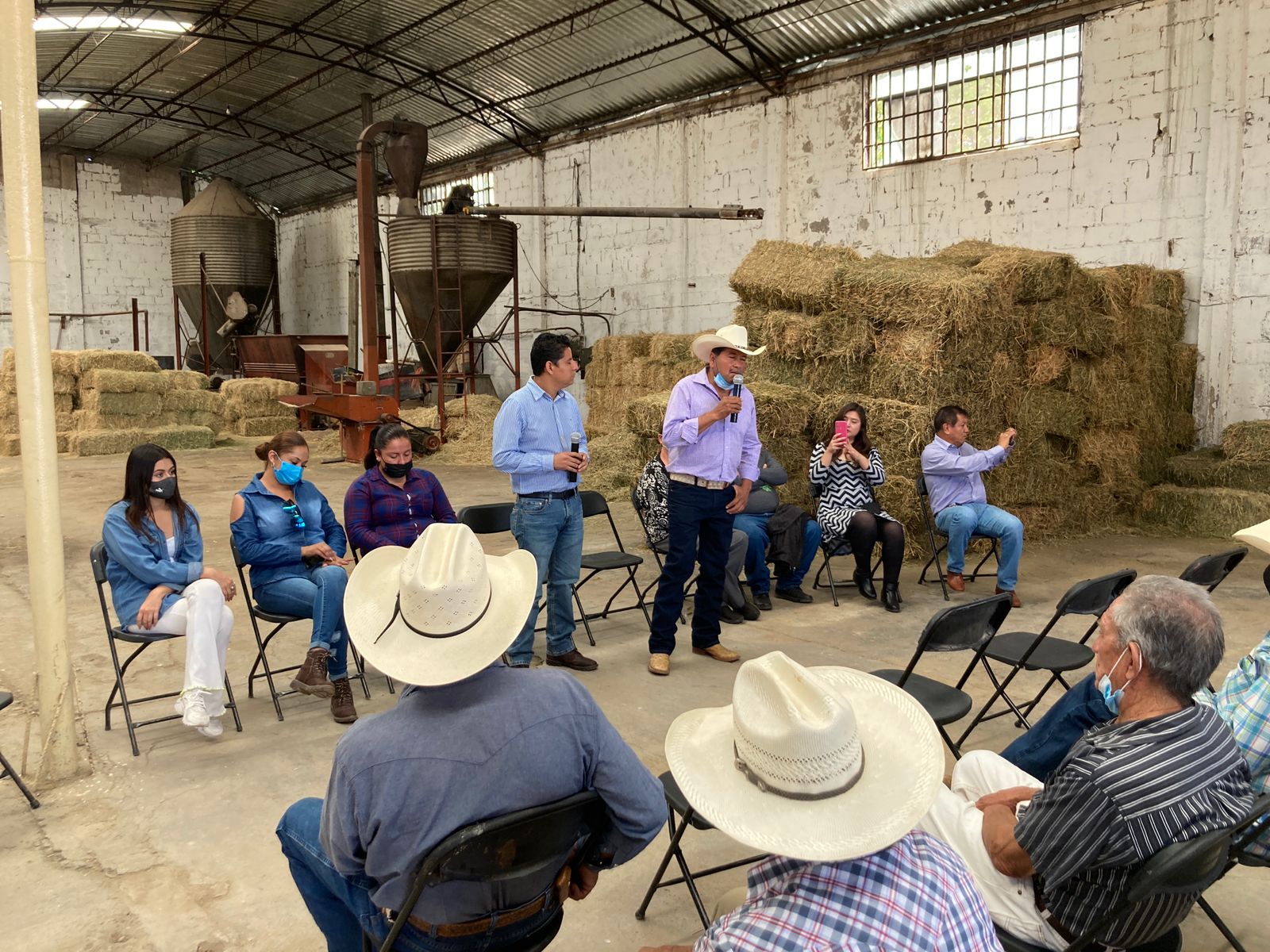 Se compromete Mario Córdova con los ganaderos