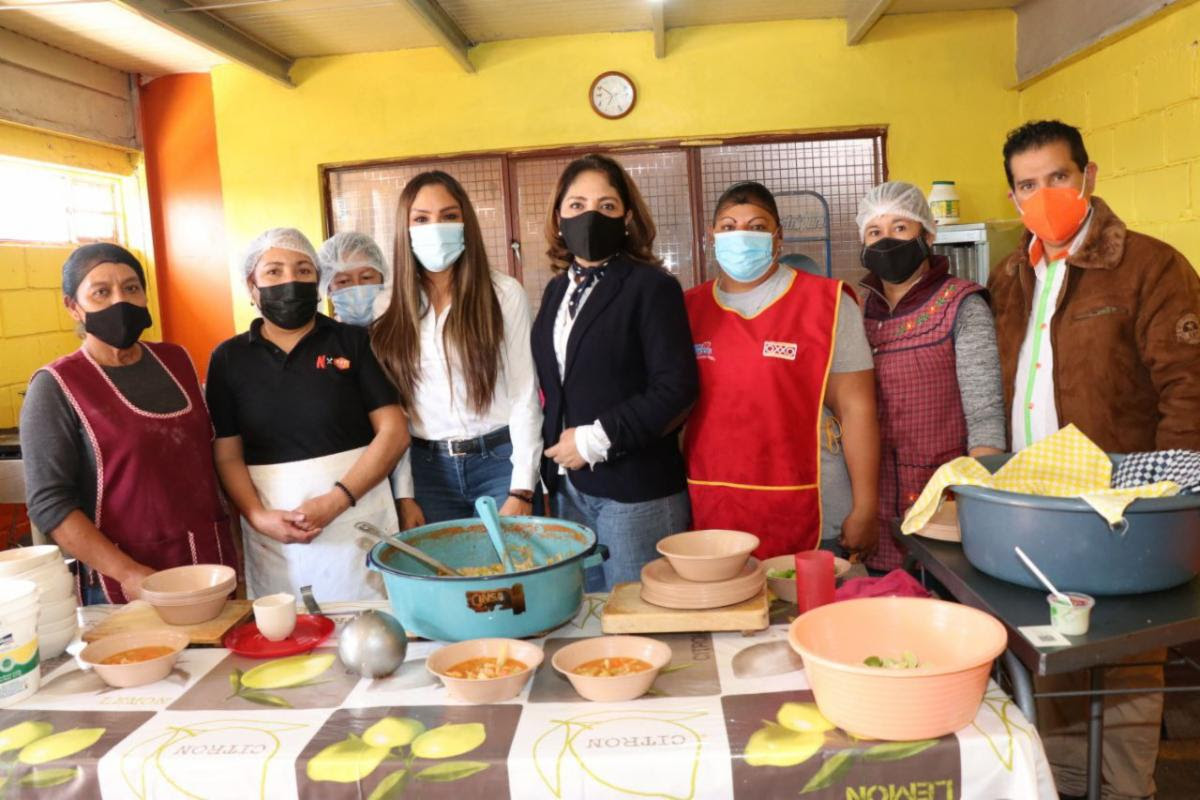 Llama Sara Hernández de Monreal a fortalecer la familia
