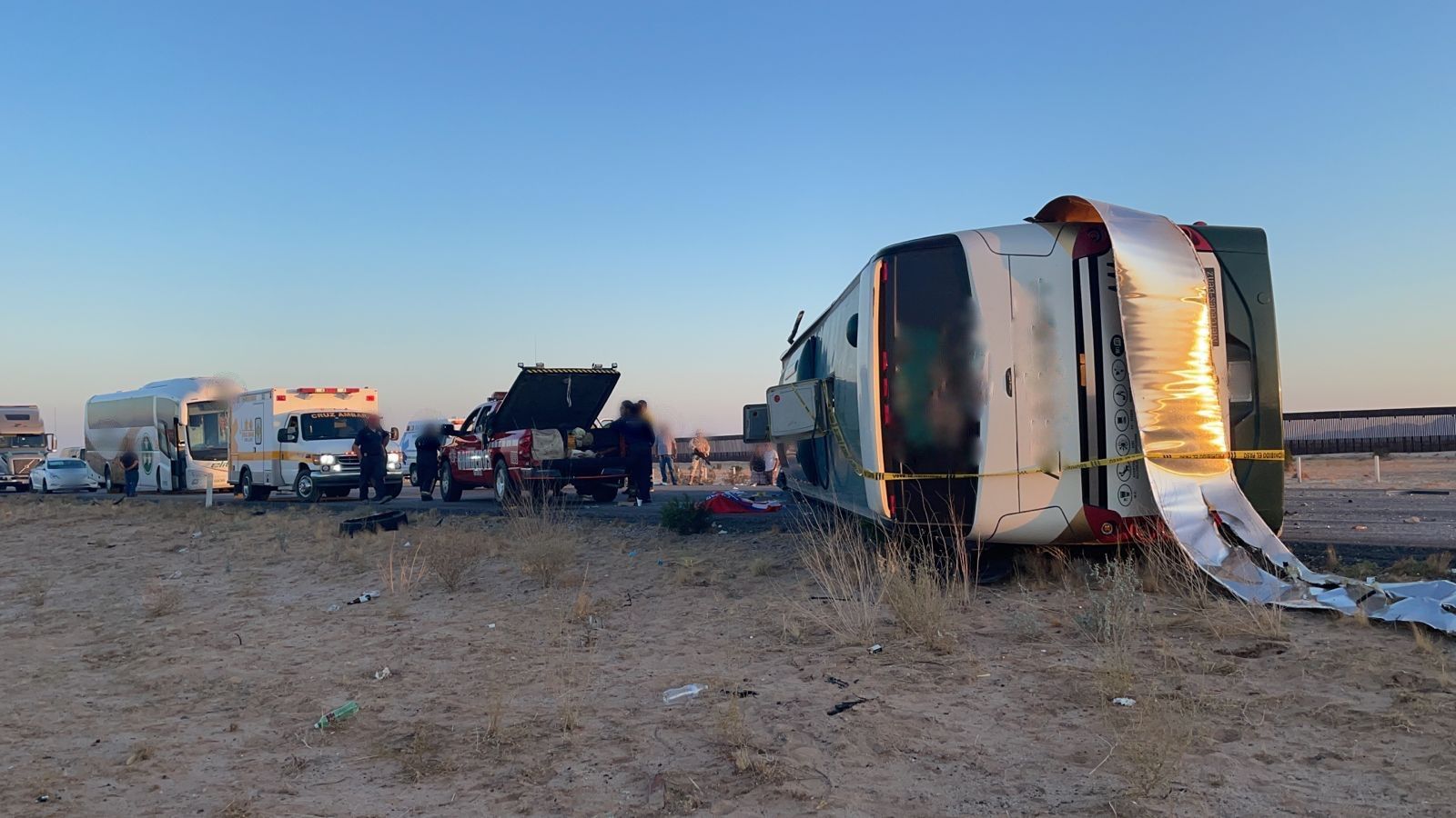 Al menos 16 muertos y 22 heridos deja accidente carretero en el norte de México