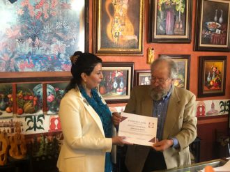 Rinden protesta empresarios de la 4T