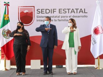 David Monreal pide a personal del SEDIF recobrar la vocación de servicio y su compromiso con la gente.