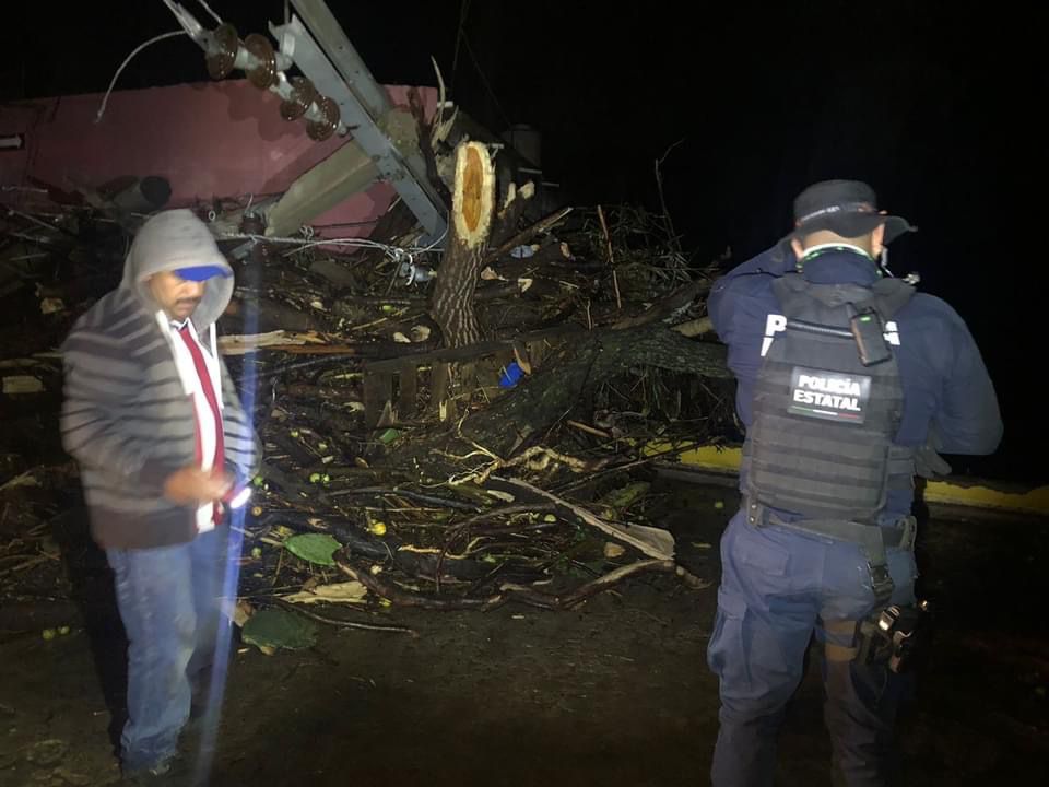 Instalan albergues temporales para damnificados por las lluvias en Genaro Codina y Cuauhtémoc.