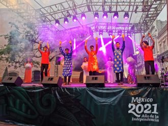 Alumnos vietnamitas de la UAZ presentes en evento por la Consumación de la Independencia de México