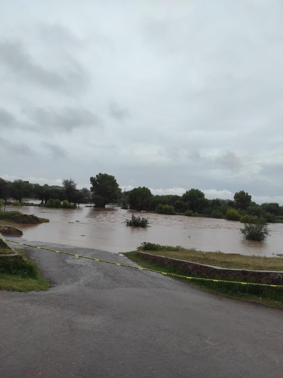 El Ayuntamiento de Río Grande realiza trabajos de prevención, resguardo y atención en las inmediaciones del Río Aguanaval.