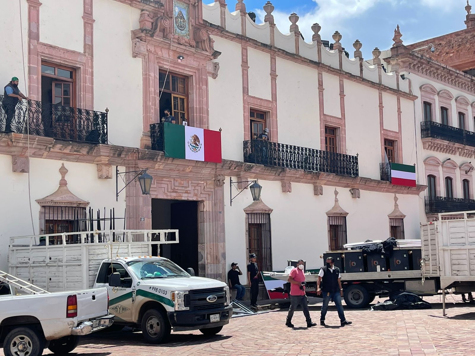 Inician los preparativos para el grito esta noche en Plaza de Armas