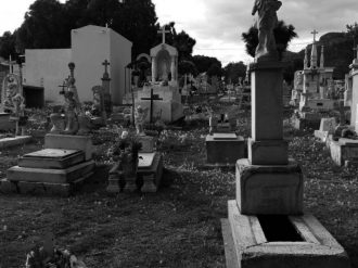 Reúne la muerte a los Ávalos