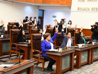 Entre dimes y diretes aprueban cambio de sede para toma de protesta