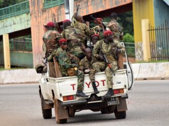 Sorprende golpe de estado en Guinea