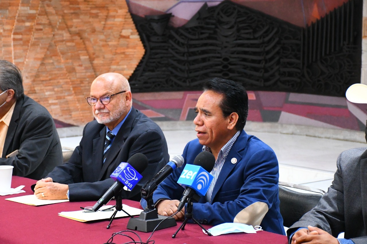 Enrique Laviada anuncia alianza con el PRD