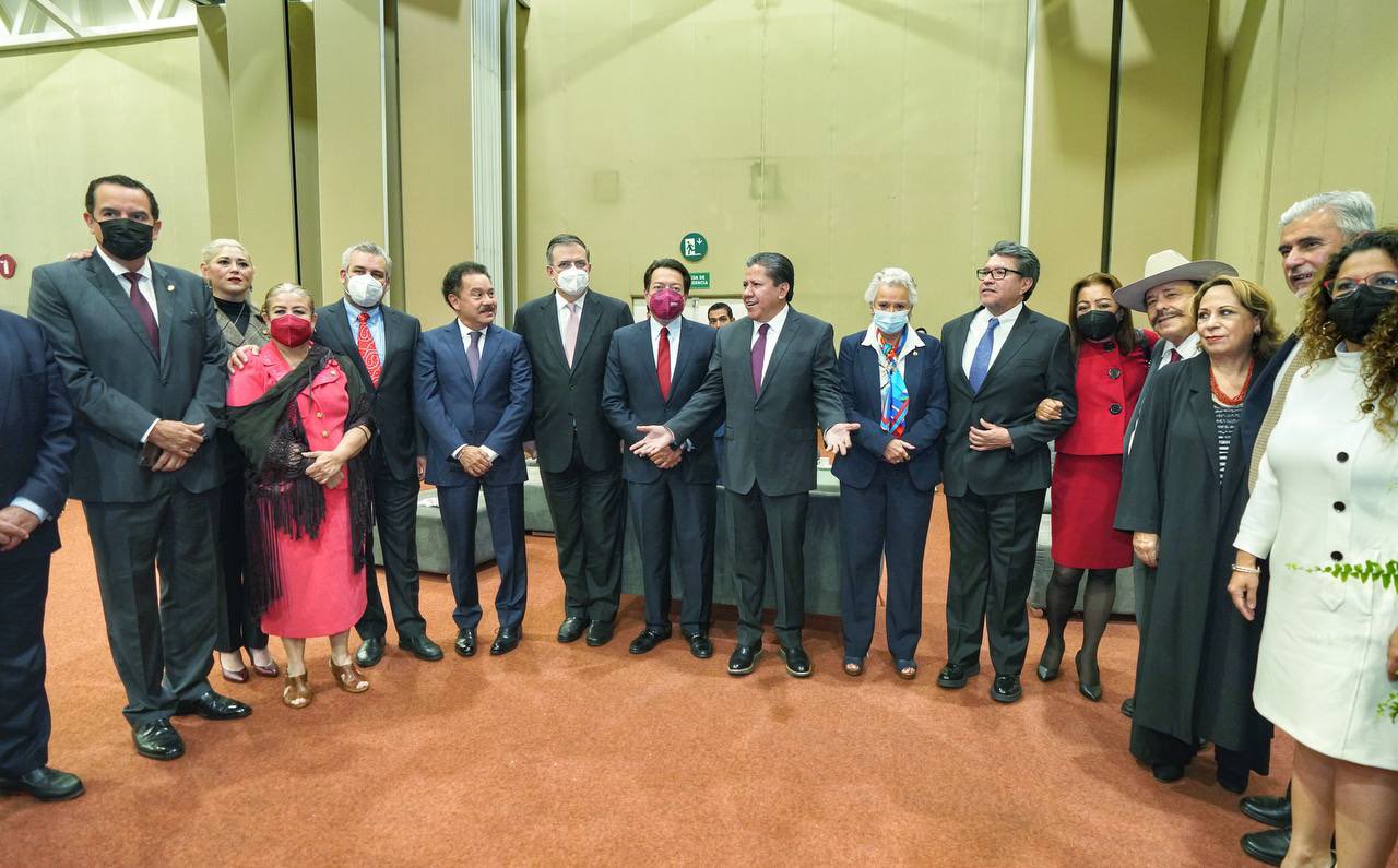 Se unen políticos y cantantes para apoyar a David Monreal