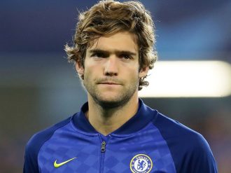 Marcos Alonso dejará de protestar contra el racismo rodilla en tierra