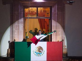 Realzan la belleza zacatecana con fuegos pirotécnicos