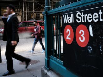 EEUU afirma que busca diálogo franco con China sobre comercio y mantiene aranceles