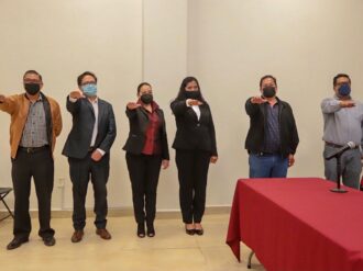 Rinden protesta seis funcionarios públicos en Fresnillo