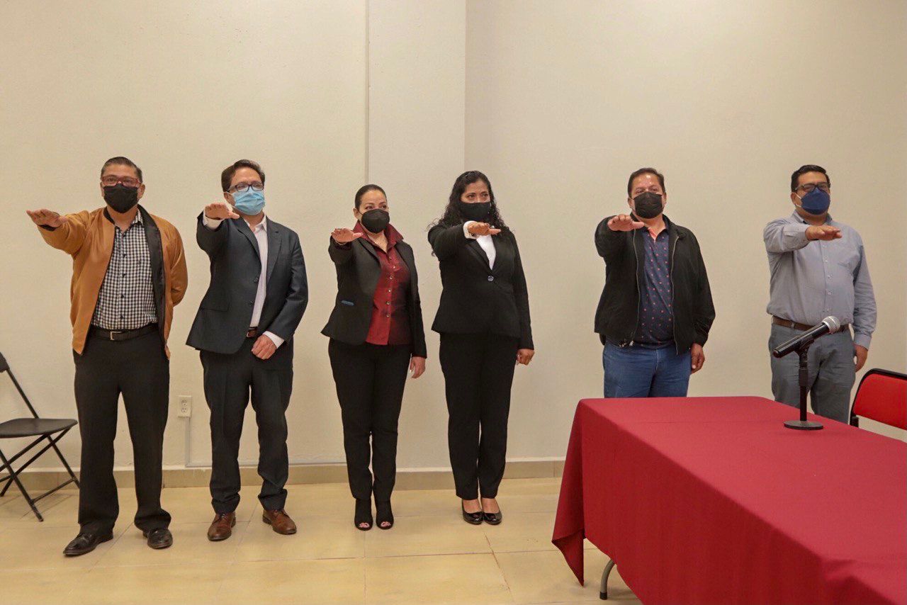 Rinden protesta seis funcionarios públicos en Fresnillo