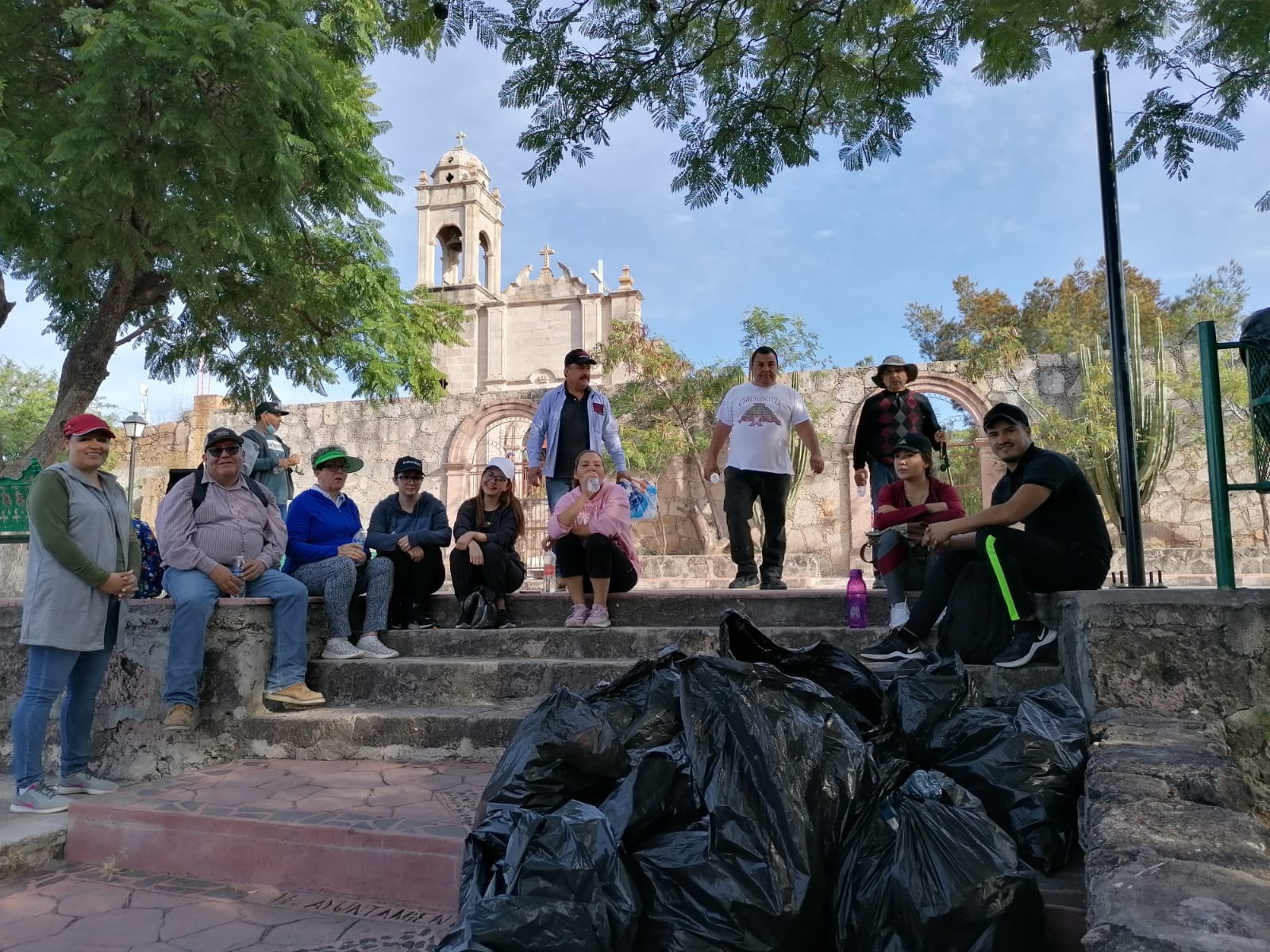 Limpian el Santuario de Guadalupe