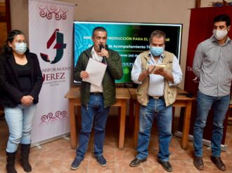 Capacitan a apicultores de Jerez