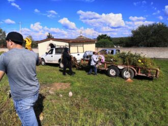 Dan mantenimiento a cementerios de Tepetongo