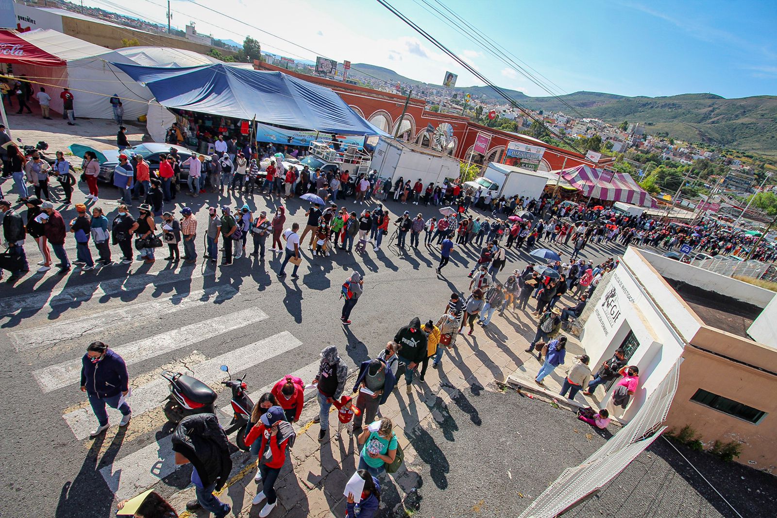 Miles de rezagados acuden a vacunarse contra el Covid-19