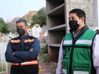 Rehabilitan panteones de la capital