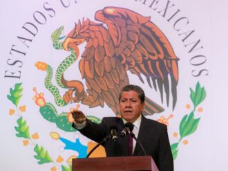 Ignora el gobernador a alcaldes y diputados de oposición