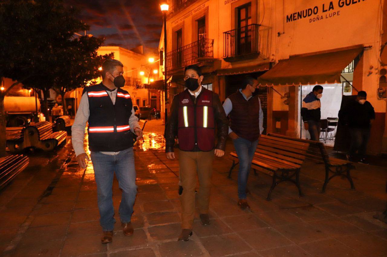 Supervisa Jorge Miranda avance de obras en la plazuela Genaro Codina