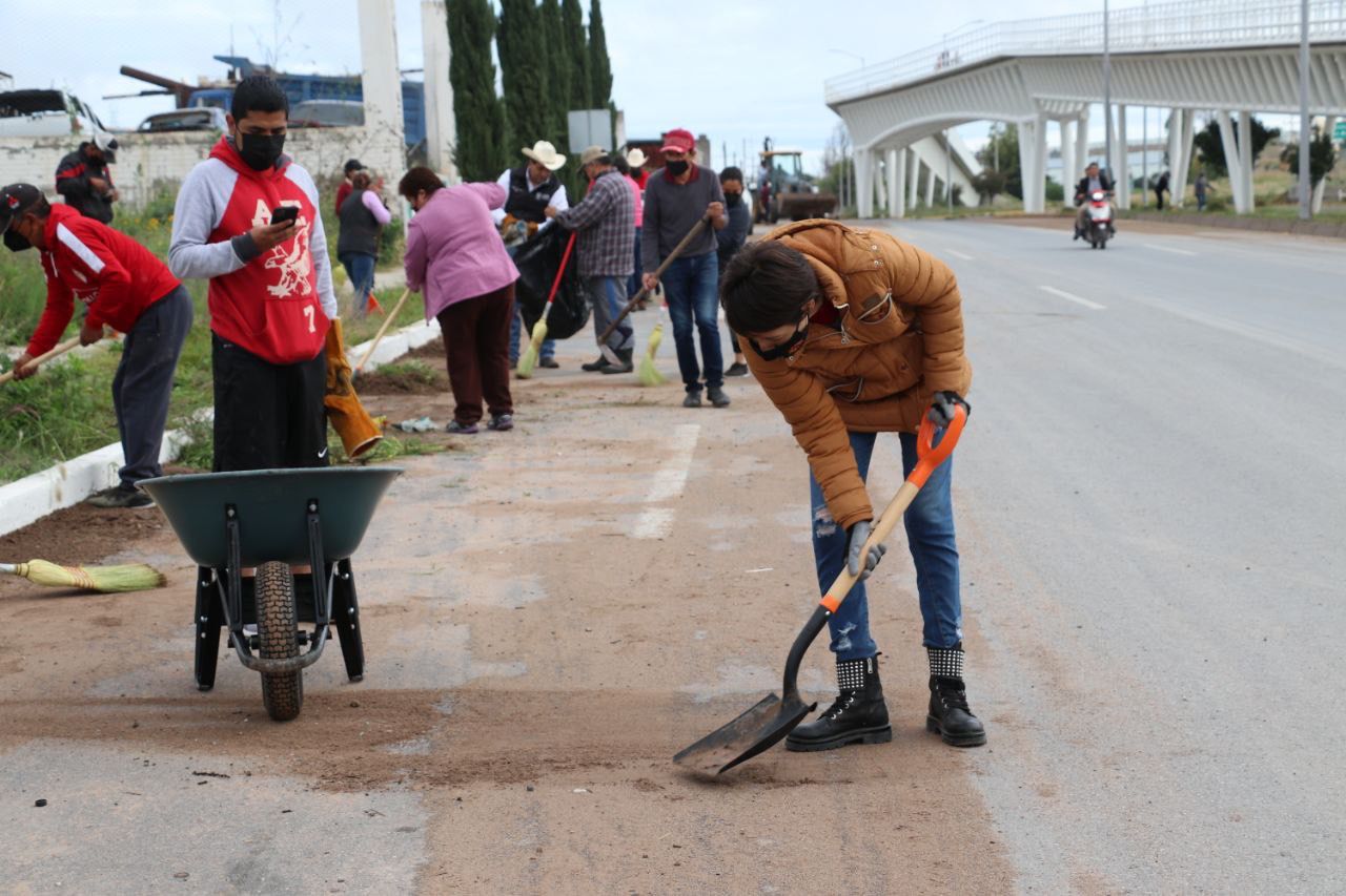 Limpian la Calzada del Peregrino